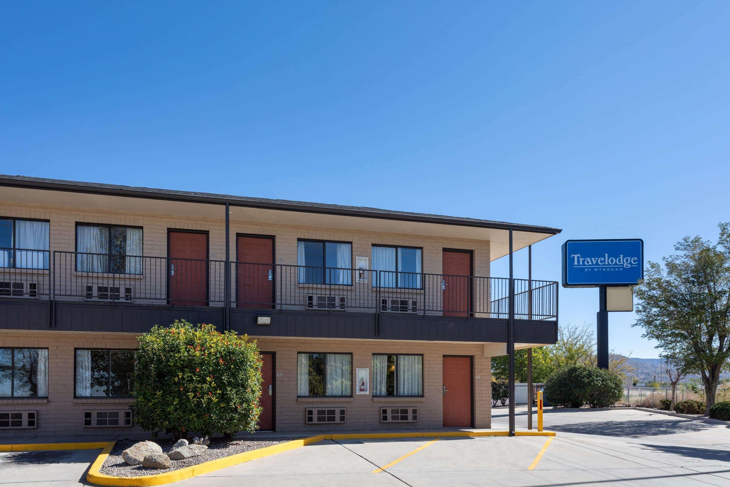 Travelodge By Wyndham Albuquerque East מראה חיצוני תמונה